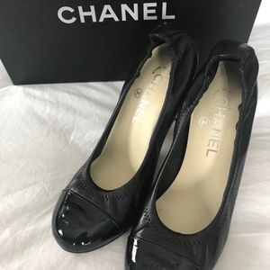CHANEL | Authentic Black Pump | Size 7.5. Like New